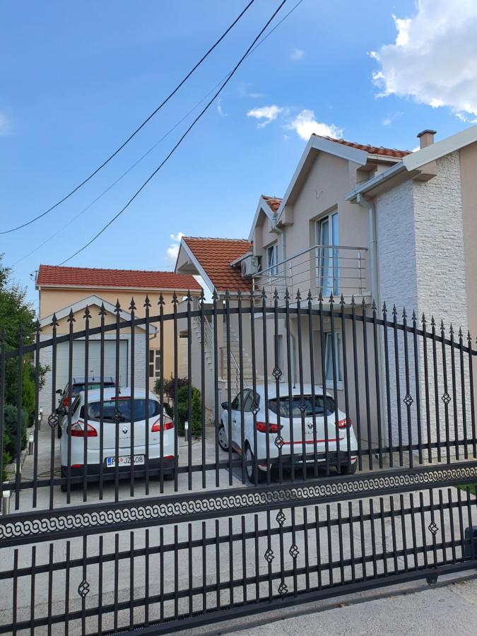 Apartman Tolosi Ποντγορίτσα Εξωτερικό φωτογραφία