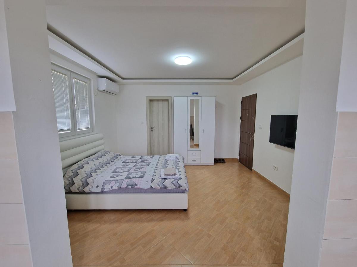 Apartman Tolosi Ποντγορίτσα Εξωτερικό φωτογραφία