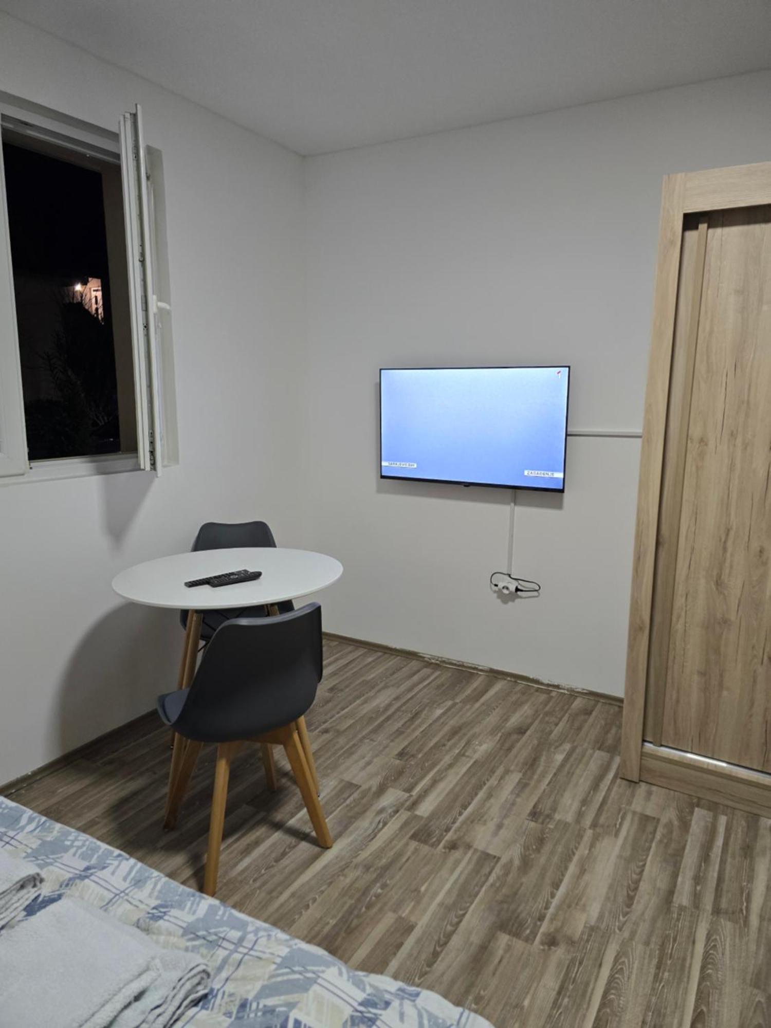 Apartman Tolosi Ποντγορίτσα Εξωτερικό φωτογραφία
